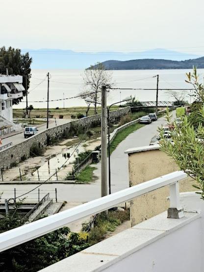 Ideal Family House Nea Peramos  Exterior photo